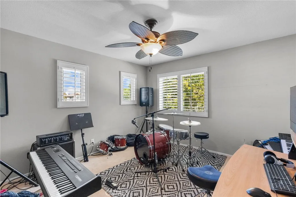 30411 Vineyard, Castaic, California 91384 home-pic-27